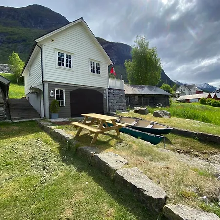 Sea Front Casa de Férias Olden