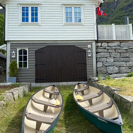 Feriehus Sea Front *
