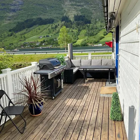 Feriehus Sea Front Olden