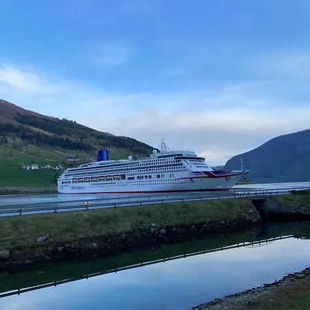 Sea Front Holiday home *